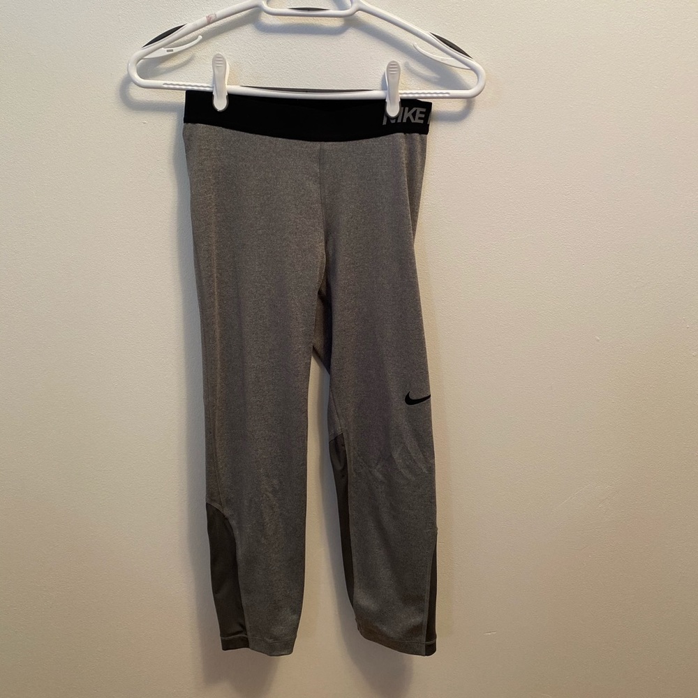 Nike cropped leggings
